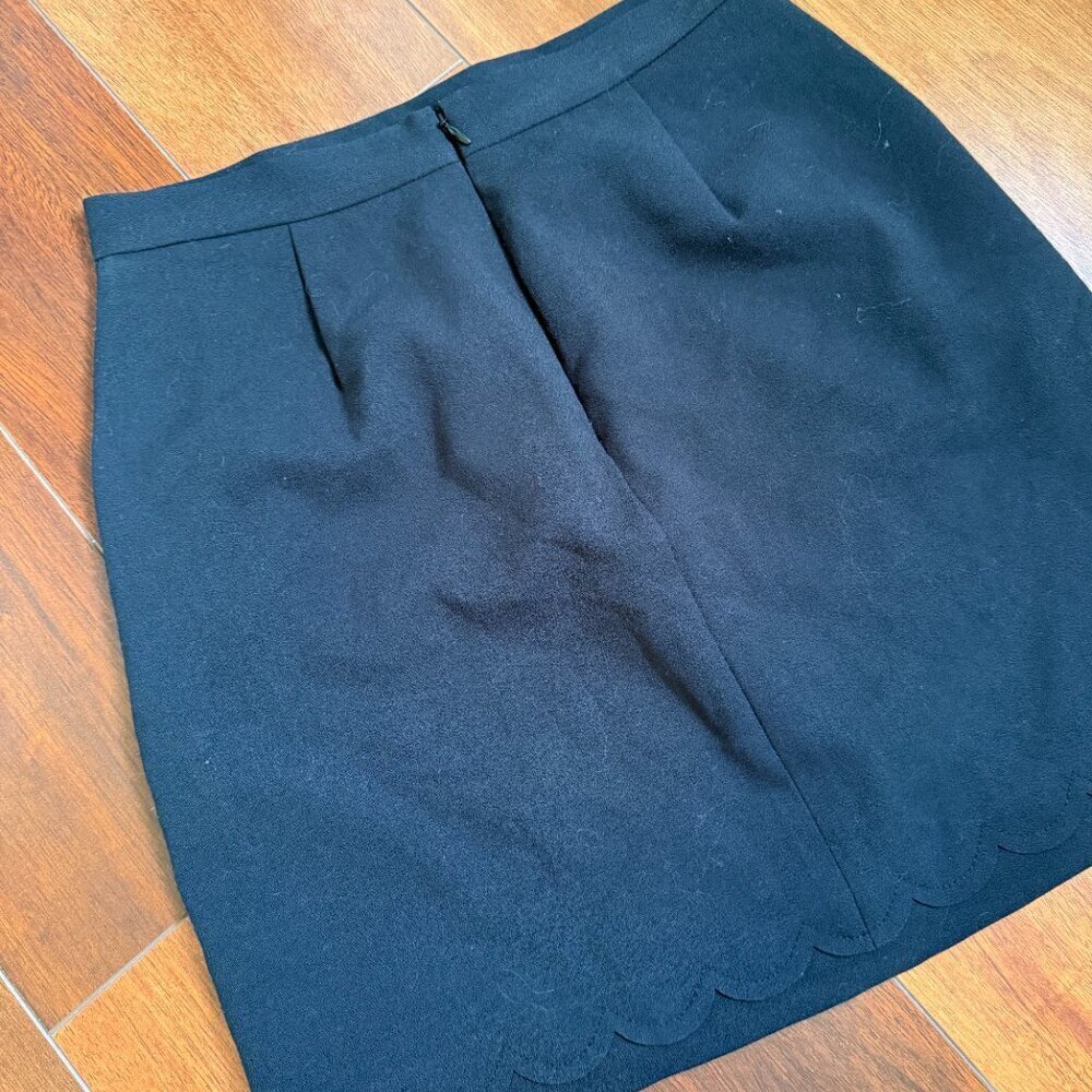 Banana Republic Scalloped Edge Black Skirt Size 2 - Picture 5 of 8